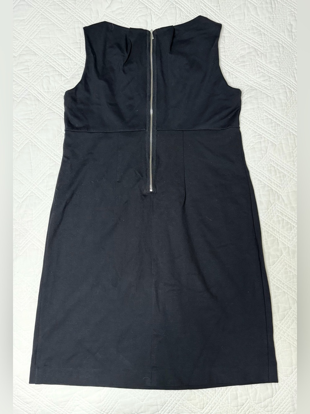 Lands’ End Black Sleeveless Pleat Front Sheath Dress Size 10P - Picture 3 of 7